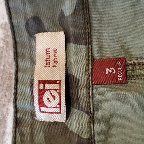 Juniors Lei Tatum high rise shorts size 3 - Picture 3 of 3